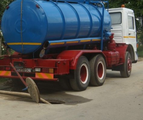Subsolurile blocurilor din Cernavodă, luate la curăţat